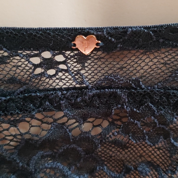 3 PINK VS Bra Tops - Picture 9 of 13